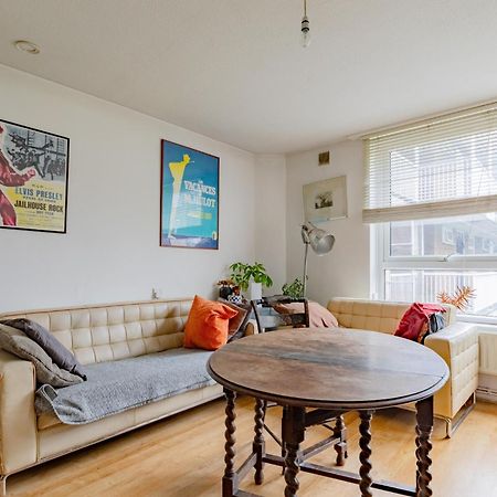 Characterful 1 Bedroom Flat Close To Dlr Londen Buitenkant foto