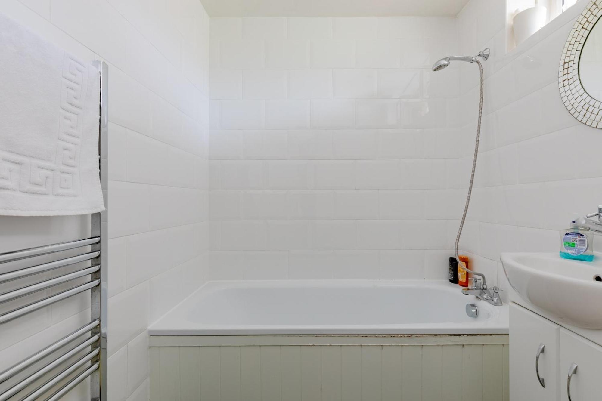 Characterful 1 Bedroom Flat Close To Dlr Londen Buitenkant foto